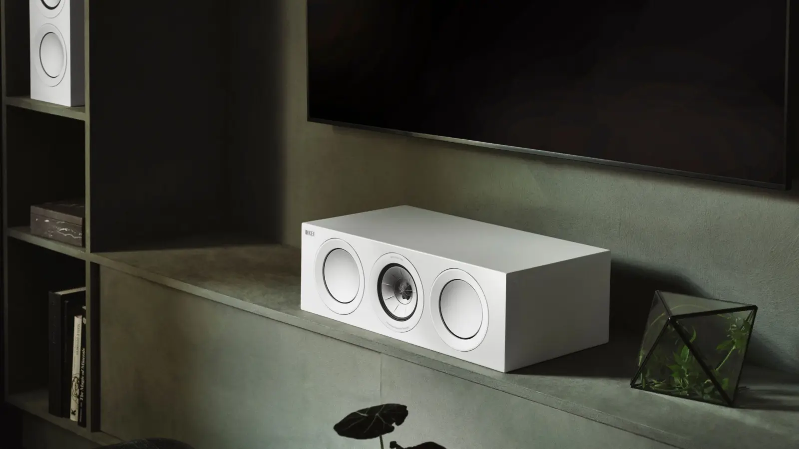 KEF Q250c